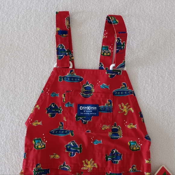 Vintage OshKosh B'Gosh Boy's Overalls with Submarins Print, size 7 - Picture 4 of 14